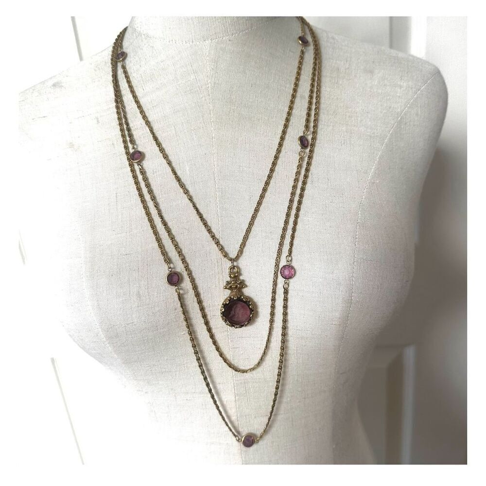 Goldette gold tone multi strand vintage purple cameo glass pendant necklace